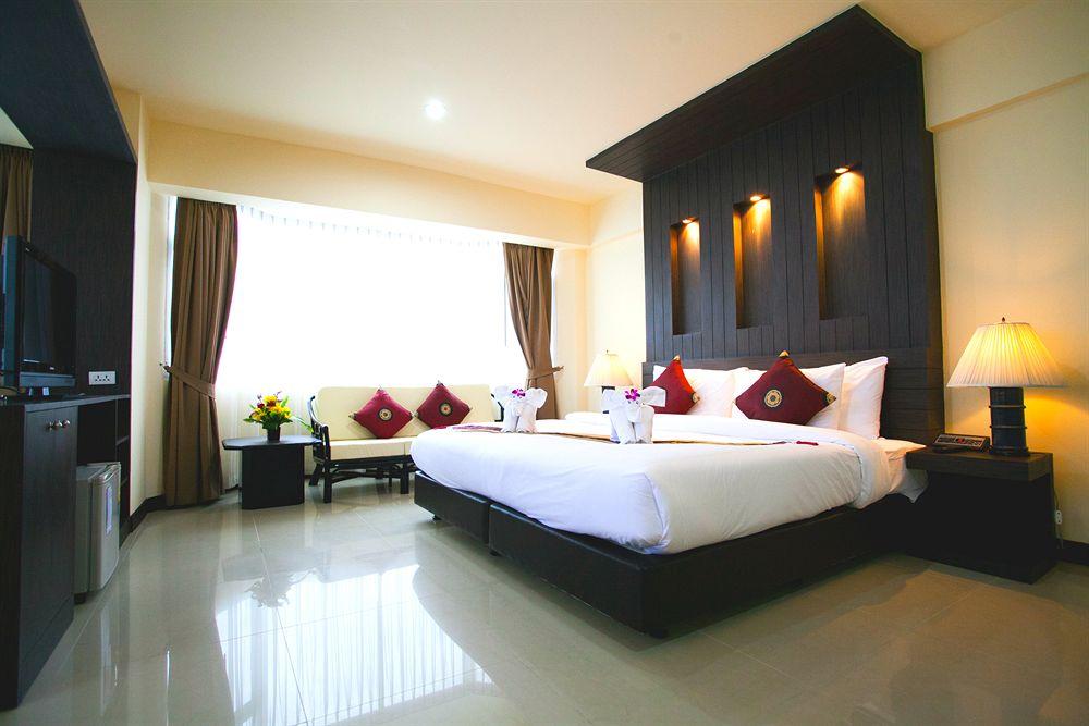 Sun City Pattaya Hotel Exterior foto