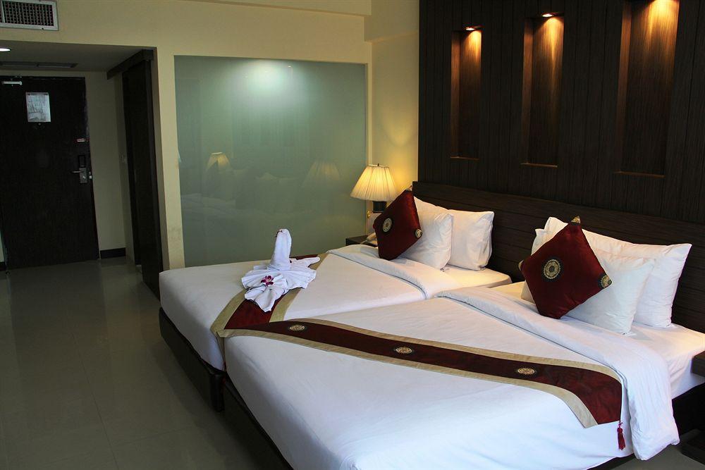 Sun City Pattaya Hotel Exterior foto