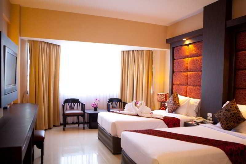 Sun City Pattaya Hotel Exterior foto