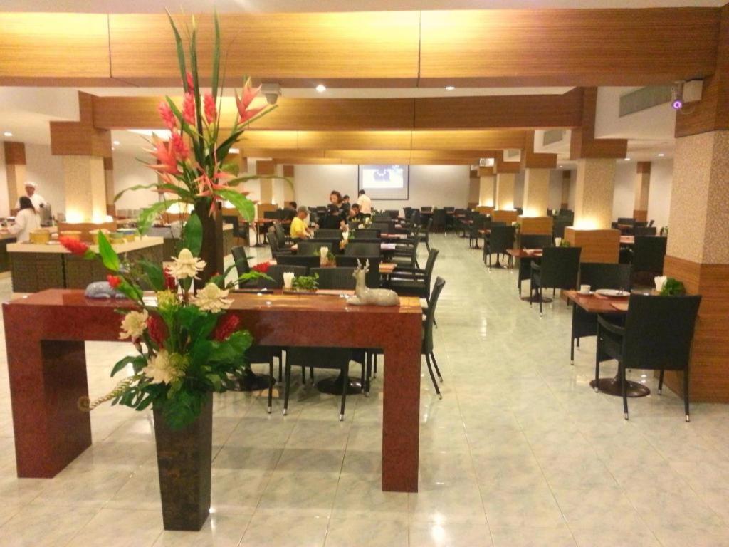 Sun City Pattaya Hotel Exterior foto