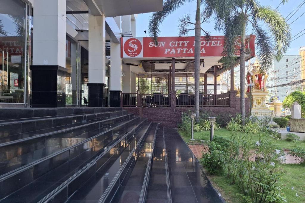 Sun City Pattaya Hotel Exterior foto