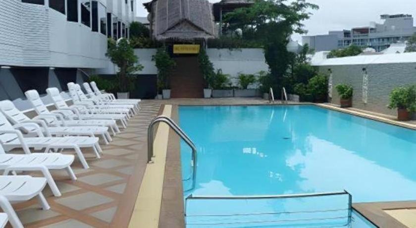 Sun City Pattaya Hotel Exterior foto