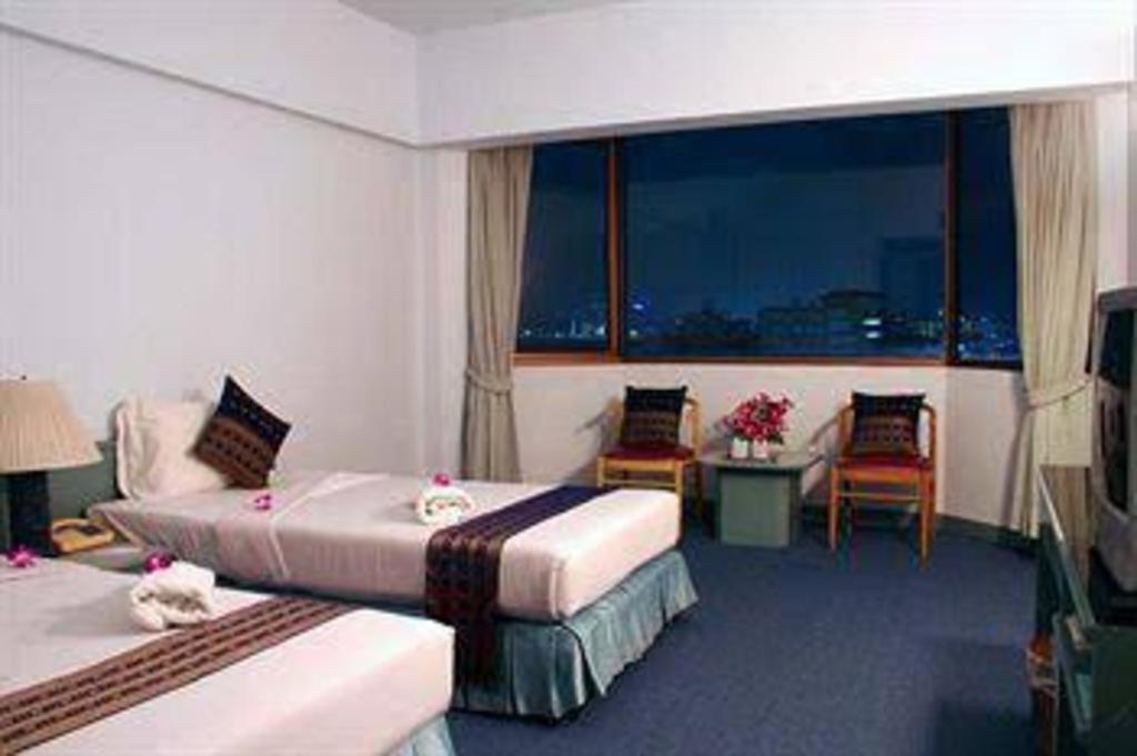 Sun City Pattaya Hotel Exterior foto